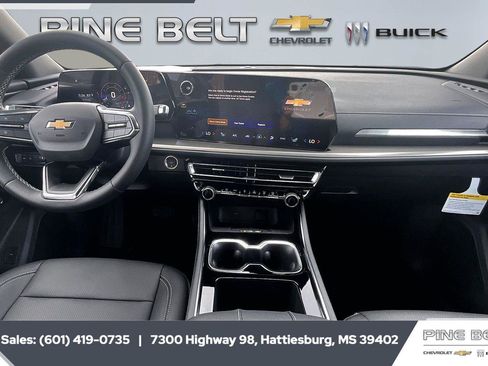 New 2026 Chevrolet Traverse LT w/ Driver Confidence Package FWD image 13