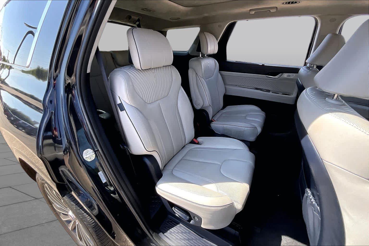 Used 2024 Hyundai Palisade Calligraphy FWD image 19