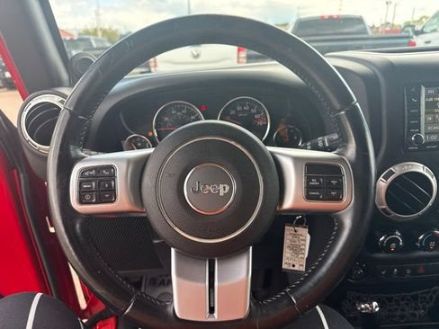Used 2014 Jeep Wrangler Unlimited Rubicon AWD/4WD image 21