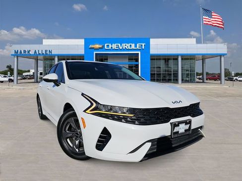 Used 2023 Kia K5 LXS image 1