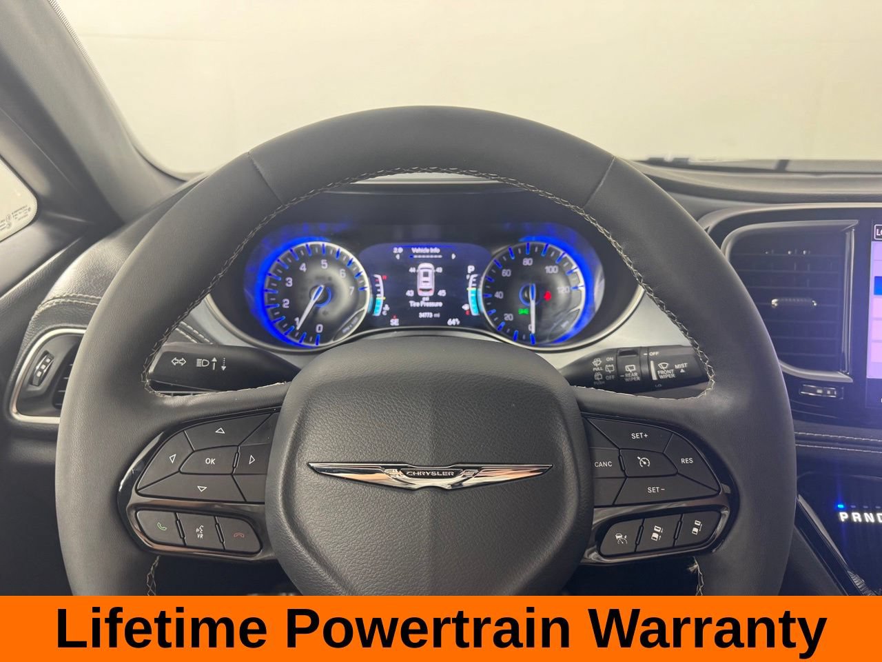 Used 2025 Chrysler Pacifica Limited FWD image 14
