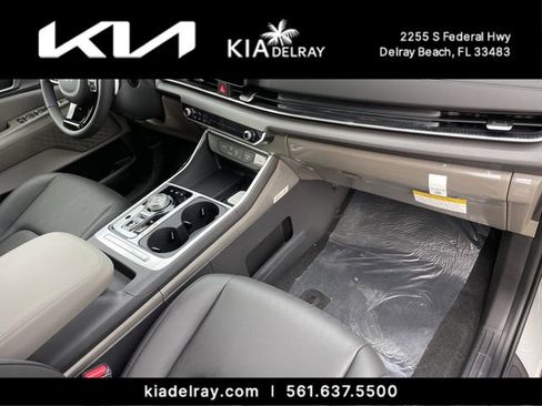 New 2026 Kia Carnival EX FWD image 11