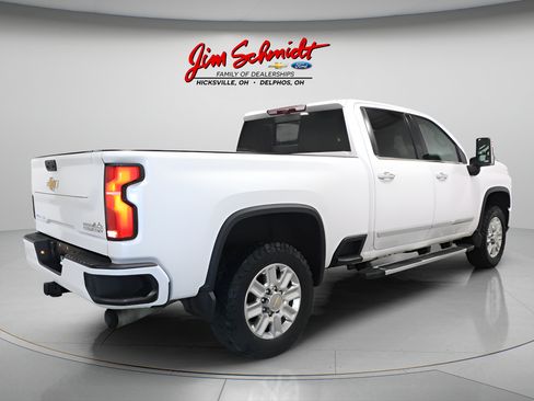 Used 2024 Chevrolet Silverado 2500 High Country w/ High Country Premium Package AWD/4WD image 6
