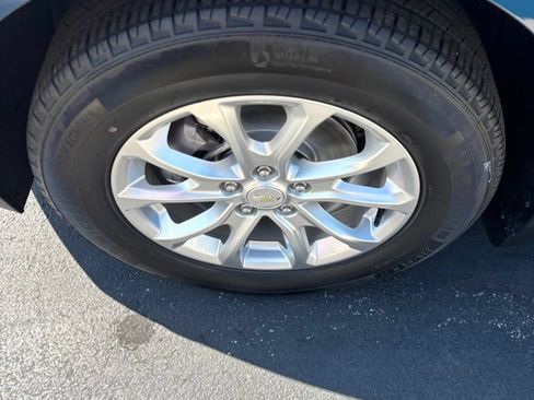 Certified 2021 Chevrolet Equinox LT FWD image 10
