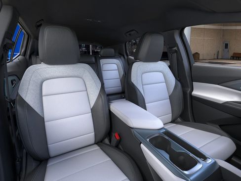 New 2026 Chevrolet Equinox EV LT image 16