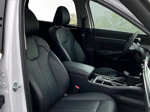 Certified 2025 Kia Sorento S w/ Panoramic Sunroof Package image 7