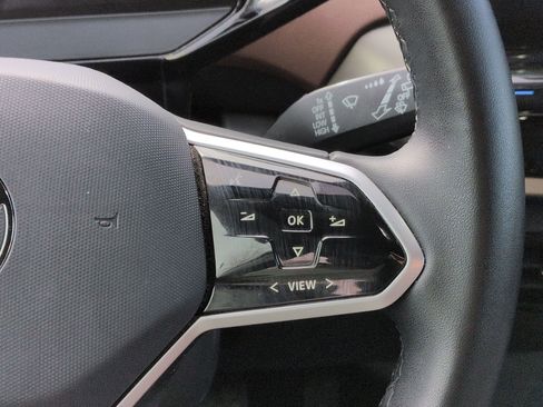 Used 2023 Volkswagen ID.4 Pro image 21