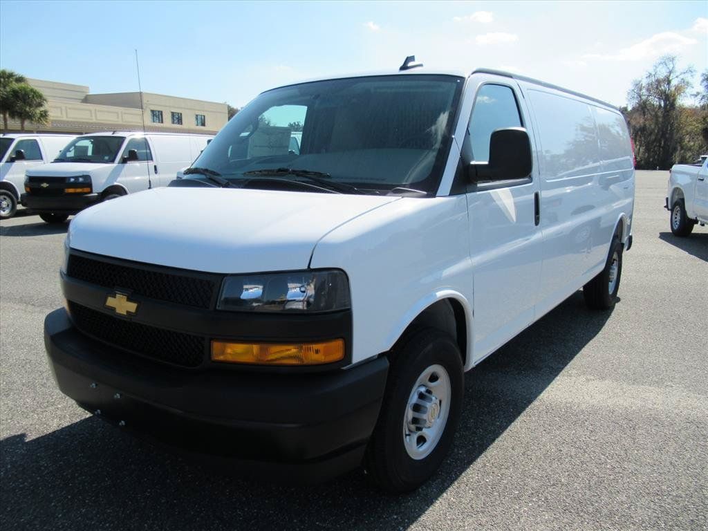 New 2026 Chevrolet Express 2500 Extended RWD image 3
