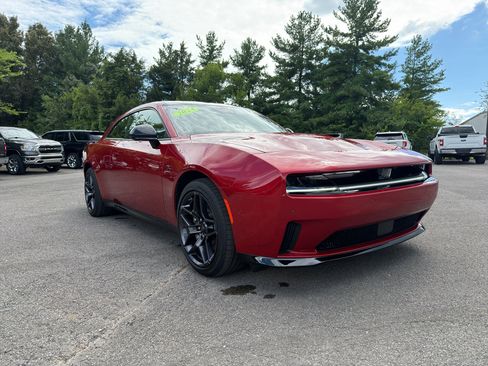 Used 2024 Dodge Charger Daytona R/T w/ Plus Group AWD/4WD image 3