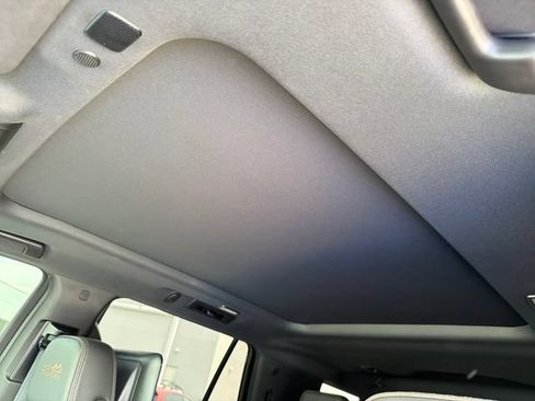 Used 2021 Chevrolet Tahoe High Country AWD/4WD image 16