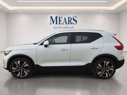Used 2023 Volvo XC40 B4 Ultimate w/ Protection Package Premier