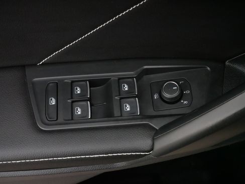 Certified 2022 Volkswagen Tiguan SE image 20