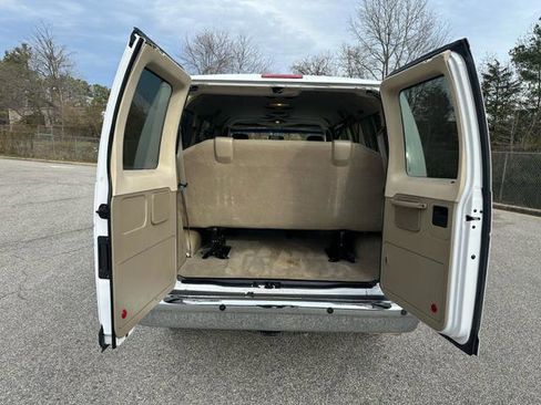 Used 2011 Ford E-350 and Econoline 350 XLT image 14