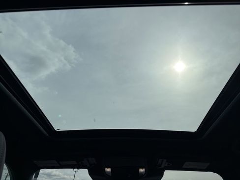 Used 2025 Subaru Forester Premium w/ Convenience Package #2 image 23