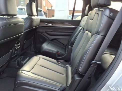 New 2025 Jeep Grand Cherokee L Limited image 10