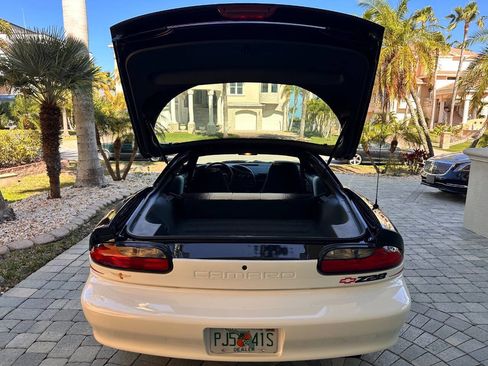 Used 1993 Chevrolet Camaro Z28 RWD image 69