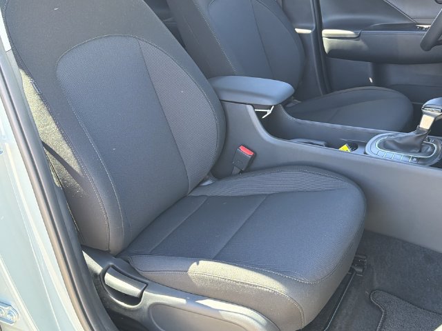 Used 2027 Hyundai Kona SE FWD image 33