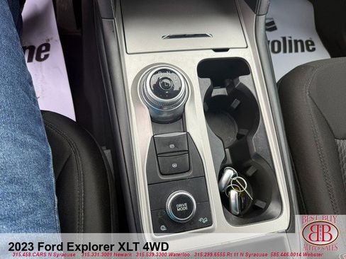 Used 2023 Ford Explorer XLT AWD/4WD image 16