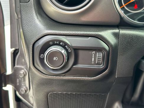 Used 2023 Jeep Wrangler Unlimited Sport AWD/4WD image 22