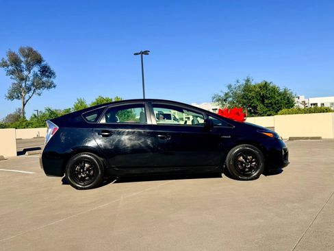 Used 2013 Toyota Prius Two FWD image 4