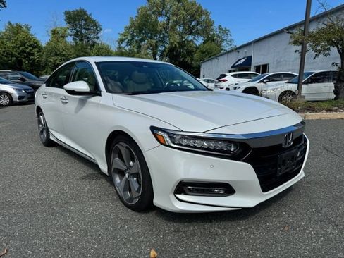 Used 2018 Honda Accord Touring image 7