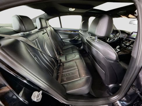 Used 2021 BMW 540i w/ Premium Package image 27