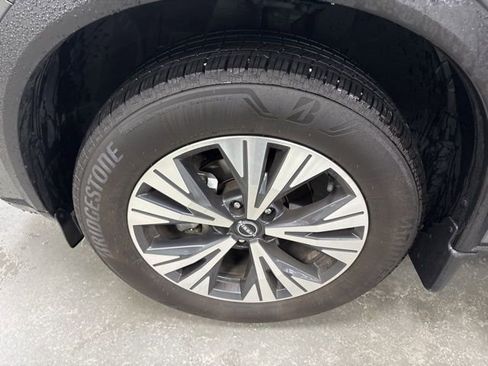 Used 2023 Nissan Rogue SV image 28