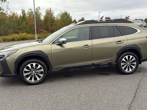 Used 2023 Subaru Outback Touring image 12