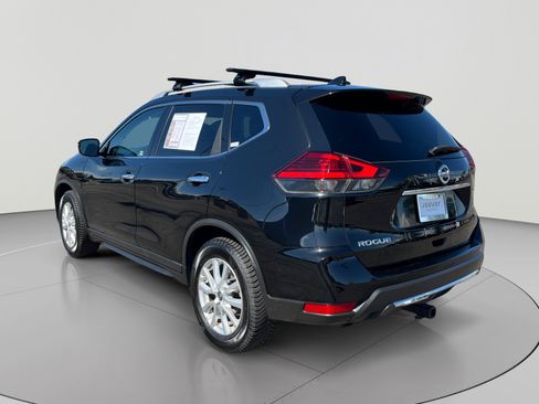 Used 2017 Nissan Rogue SV FWD image 3