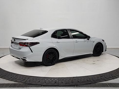 Used 2023 Toyota Camry SE FWD image 7
