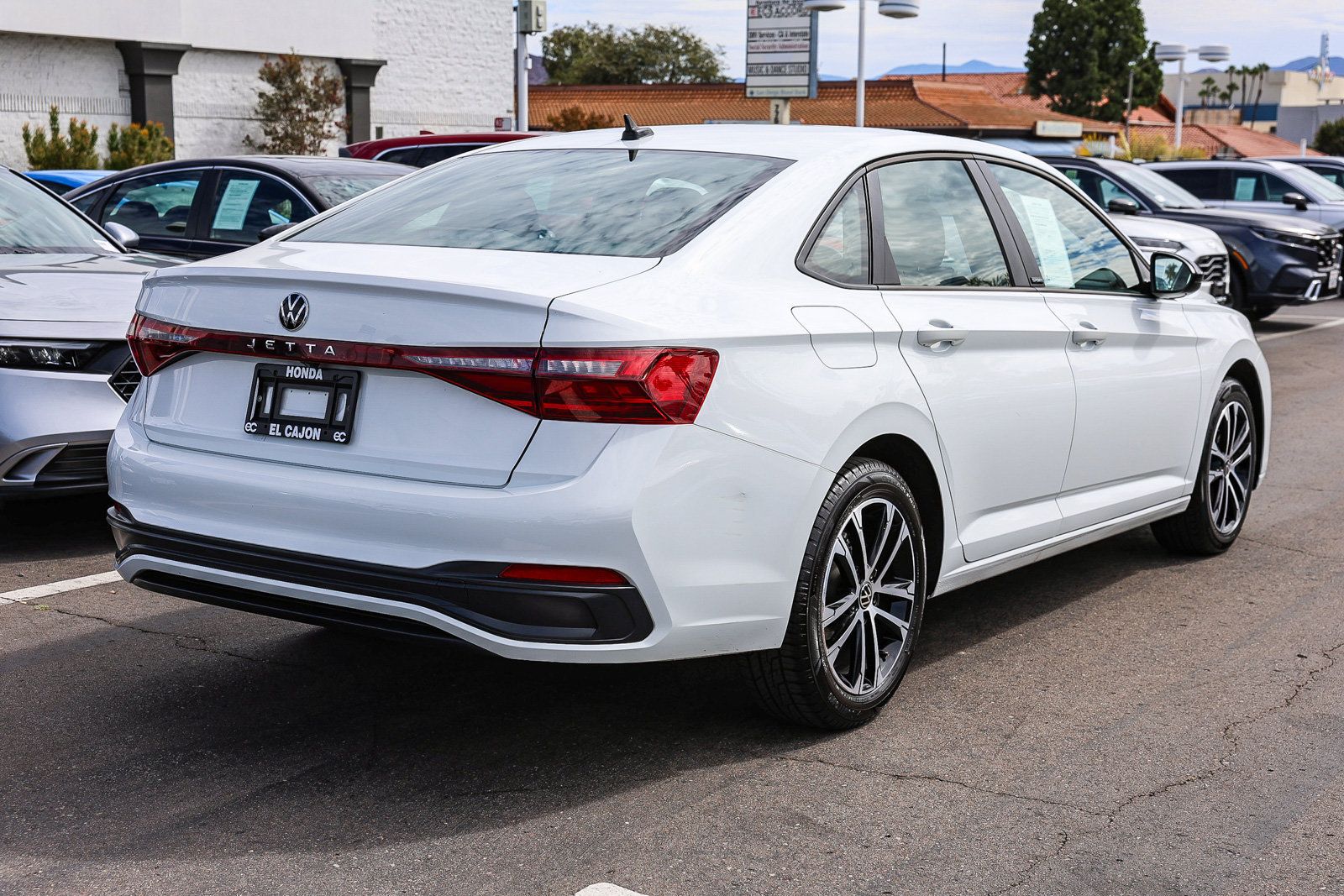 Used 2025 Volkswagen Jetta Sport FWD image 23