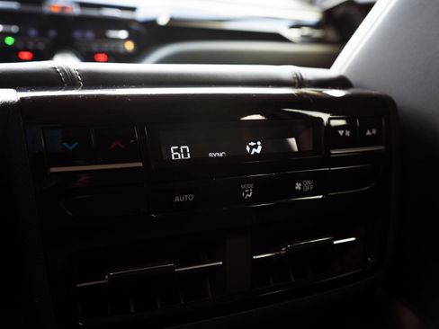 Used 2023 Acura MDX SH-AWD w/ Technology Package image 49