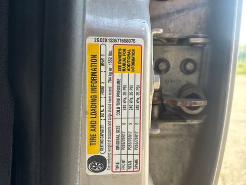 Used 2007 Chevrolet Silverado 1500 LT w/ 1LT Convenience Package AWD/4WD image 24
