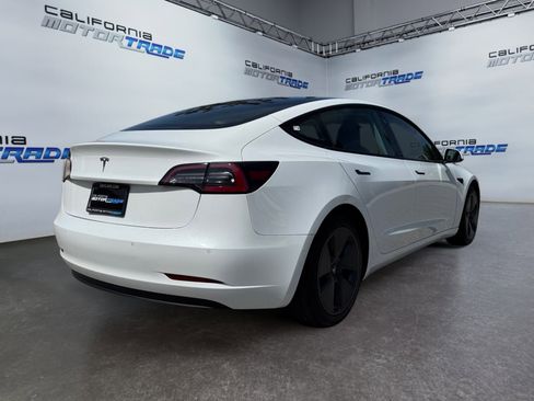 Used 2021 Tesla Model 3 Standard Range Plus image 5
