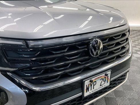 Used 2024 Volkswagen Atlas Cross Sport SE FWD image 29