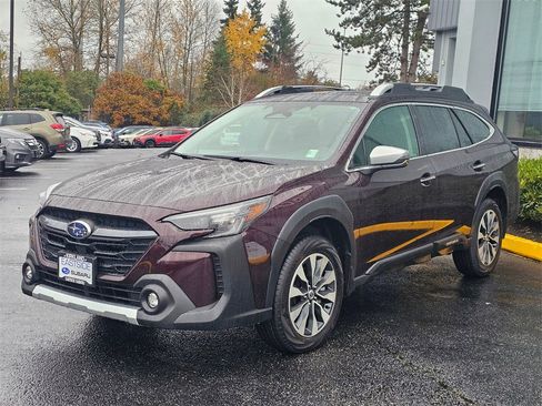 Used 2025 Subaru Outback Touring image 3