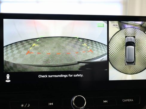 Used 2025 Mitsubishi Outlander AWD image 32