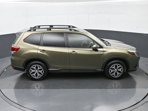 Used 2024 Subaru Forester Premium AWD/4WD image 38