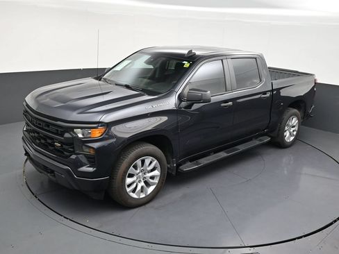 Used 2023 Chevrolet Silverado 1500 Custom RWD image 9