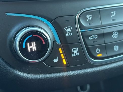 Used 2018 Chevrolet Equinox LT image 30