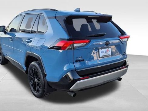 Used 2024 Toyota RAV4 SE AWD/4WD image 5