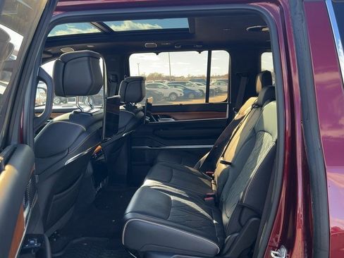 Used 2024 Jeep Grand Wagoneer Series III w/ Rear Seat Video Group 1 image 9