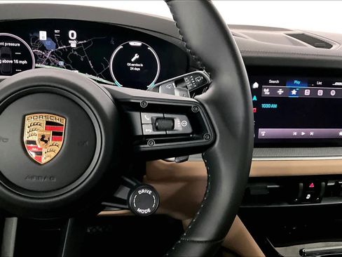 Used 2024 Porsche Cayenne image 24