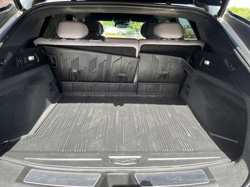 Used 2024 Cadillac Lyriq Luxury w/ LPO, Floor Liner Package AWD/4WD image 8