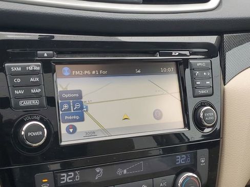 Used 2016 Nissan Rogue SL AWD/4WD image 26