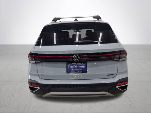 New 2026 Volkswagen Taos SEL AWD/4WD image 11