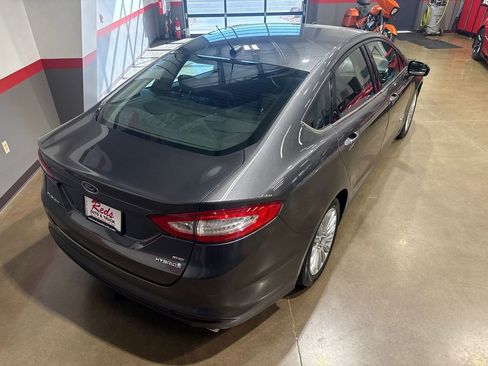 Used 2016 Ford Fusion SE image 31