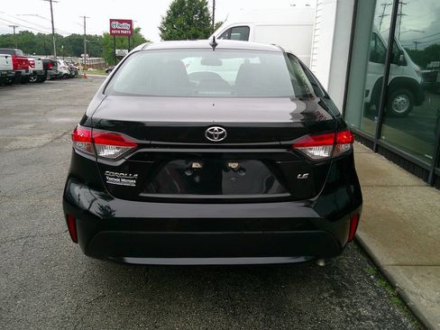 Used 2020 Toyota Corolla LE FWD image 6