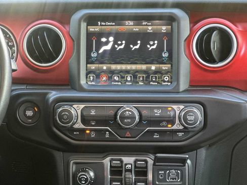 Used 2021 Jeep Gladiator Rubicon AWD/4WD image 25
