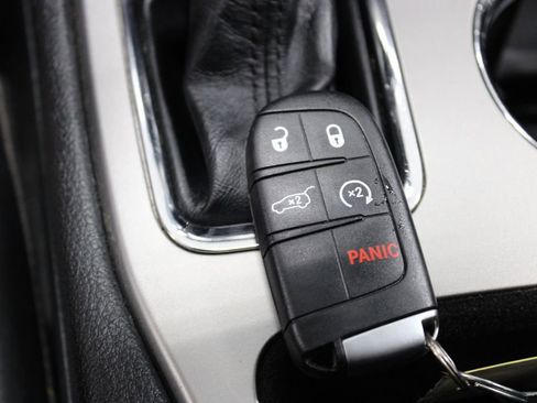 Used 2022 Jeep Grand Cherokee Laredo X image 47